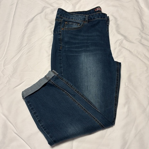 Makers of True Originals Blue Cropped Jeans - Picture 2 of 6